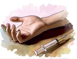 انتحار سيدة بسبب إدمان والدها للمخدرات